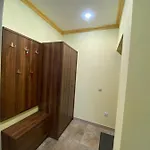 вул роксолани , 16 центр 300 м до бювету *