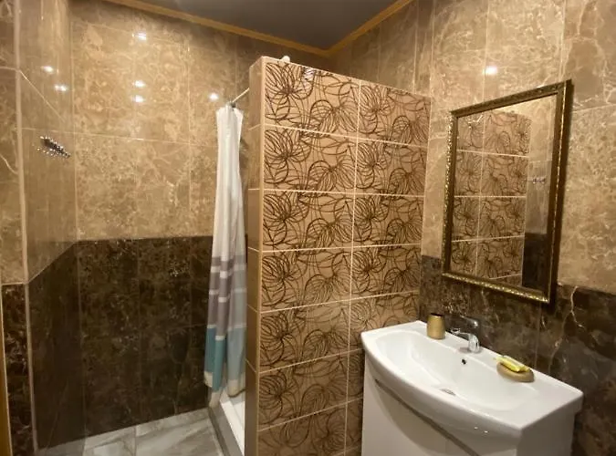 ул. роксоланы , 16 центр 300 м. до бювета новый дом 2018 года